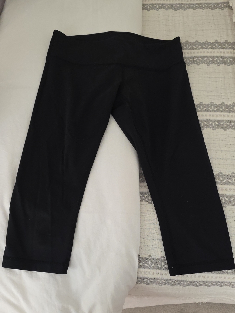Lululemon Black Stretch Capris